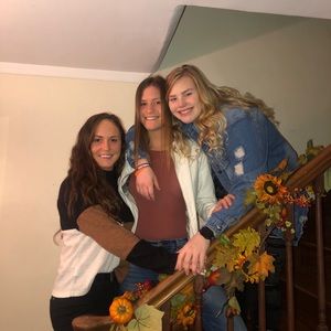 Meet your Posher, Carlie